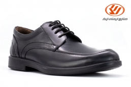 Classic men's leather shoes with shoelaces